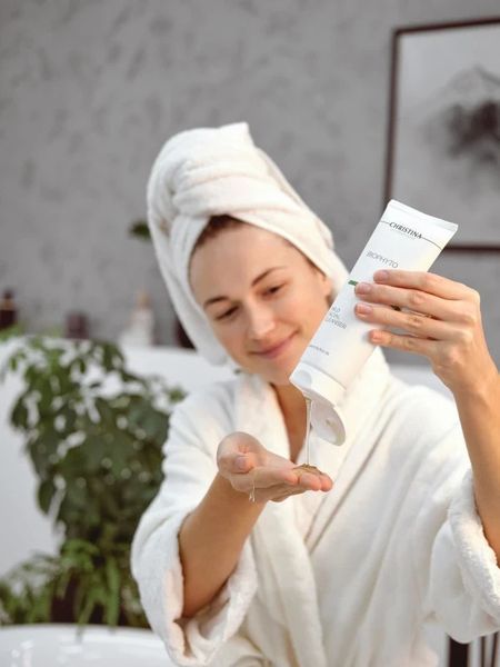 Мягкий очищающий гель Christina Bio Phyto Mild Facial Cleanser 250 мл CHR573 фото
